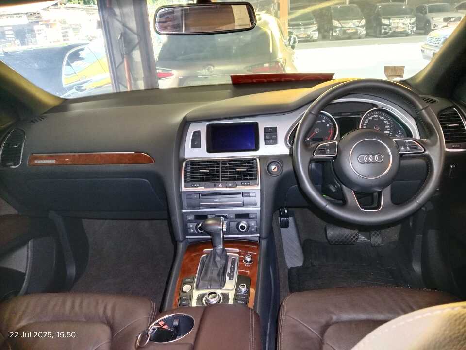Foto Mobil Bekas Dashboard Audi Q7 3.0 TFSI tahun 2014