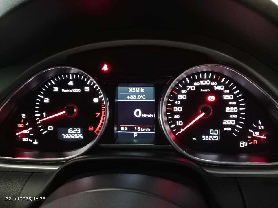 Foto Mobil Bekas Odometer Audi Q7 3.0 TFSI tahun 2014