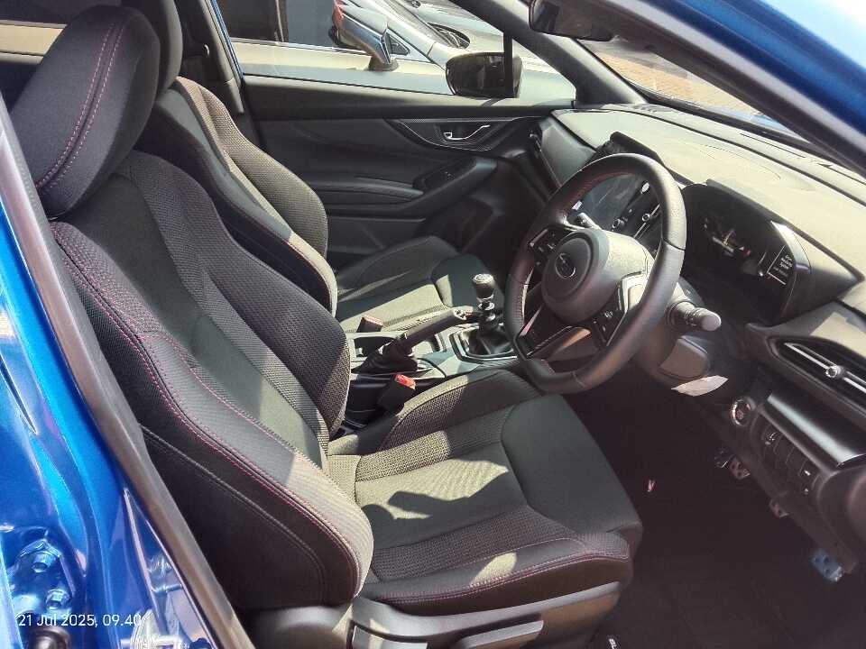 Foto Mobil Bekas Kabin Depan Subaru WRX 2.4 MT tahun 2023