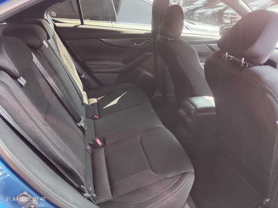 Foto Mobil Bekas Kabin Belakang Subaru WRX 2.4 MT tahun 2023