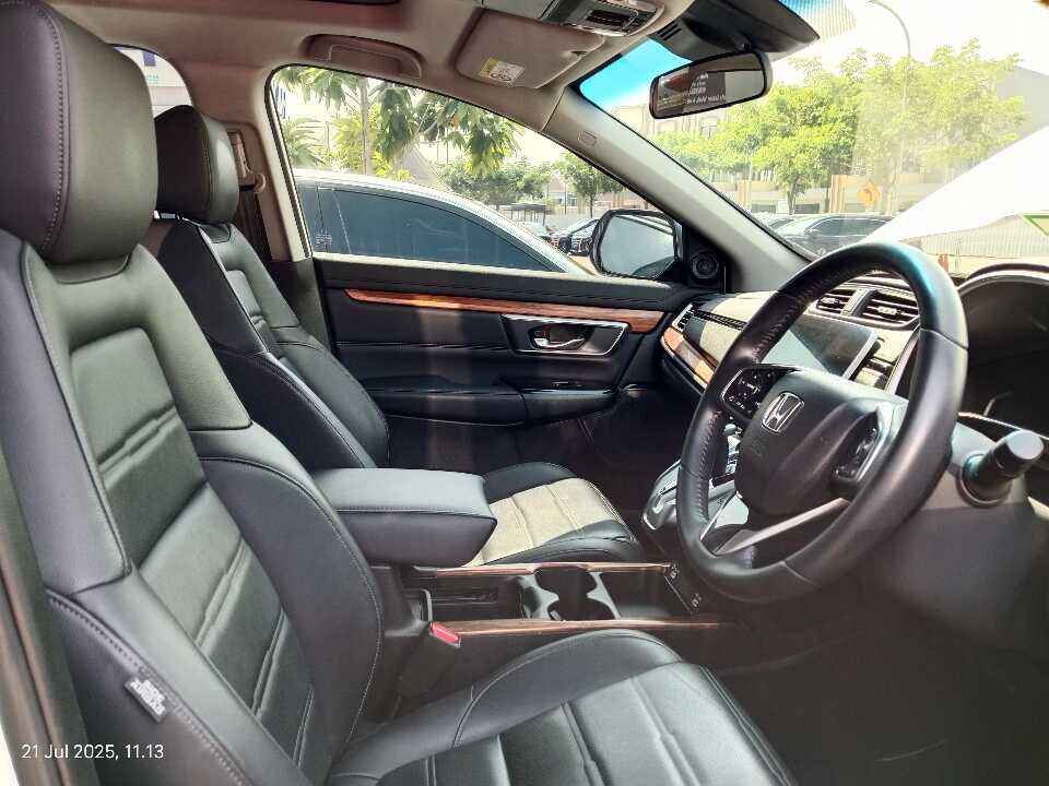 Foto Mobil Bekas Kabin Depan Honda CR-V 1.5 Prestige tahun 2021