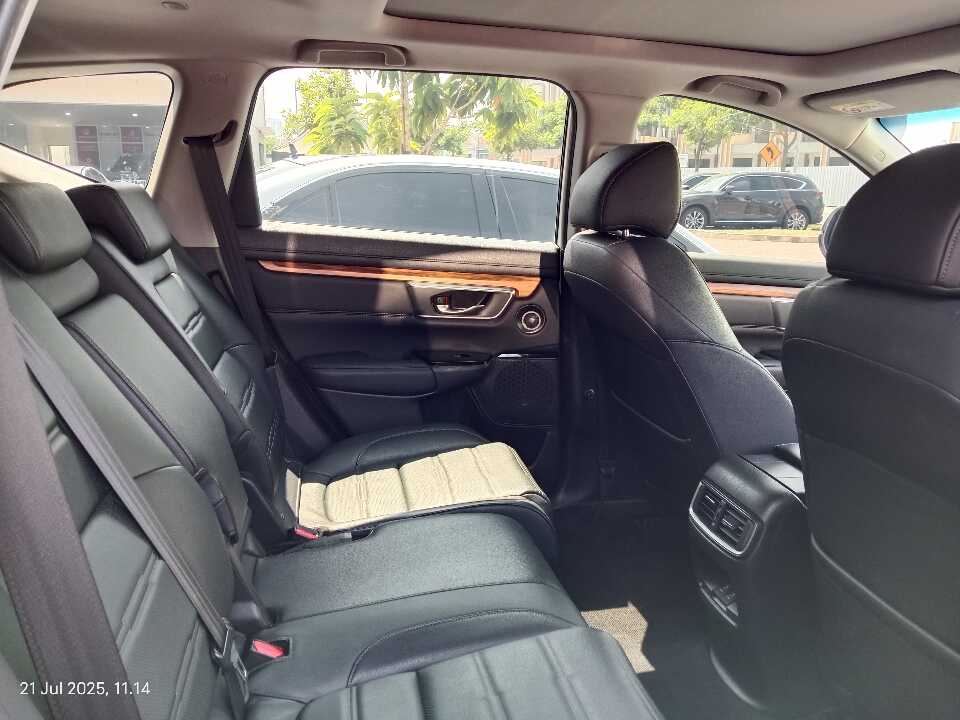 Foto Mobil Bekas Kabin Belakang Honda CR-V 1.5 Prestige tahun 2021