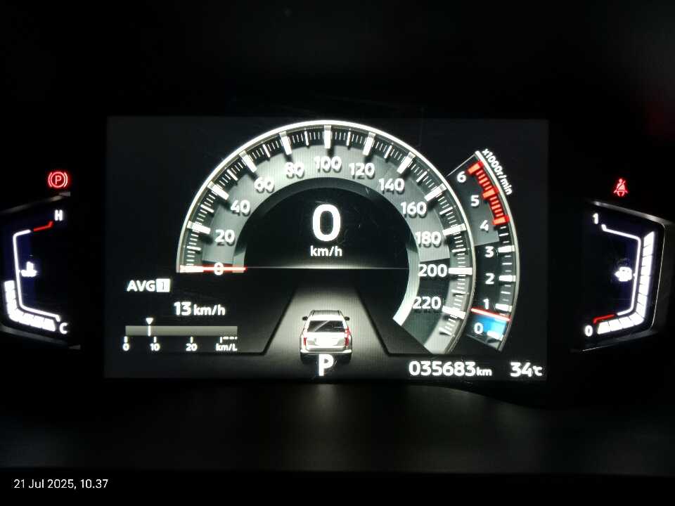 Foto Mobil Bekas Odometer Mitsubishi Pajero Sport 2.4 Dakar 4X2 tahun 2021