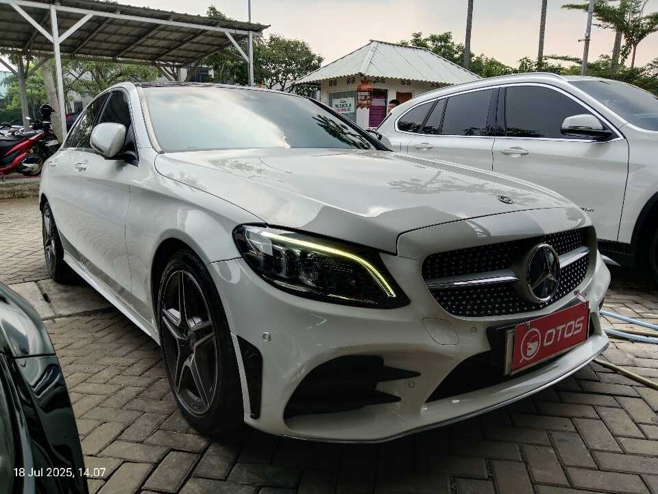 2019 Mercedes-Benz C300 2.0 - Foto 1 dari 6