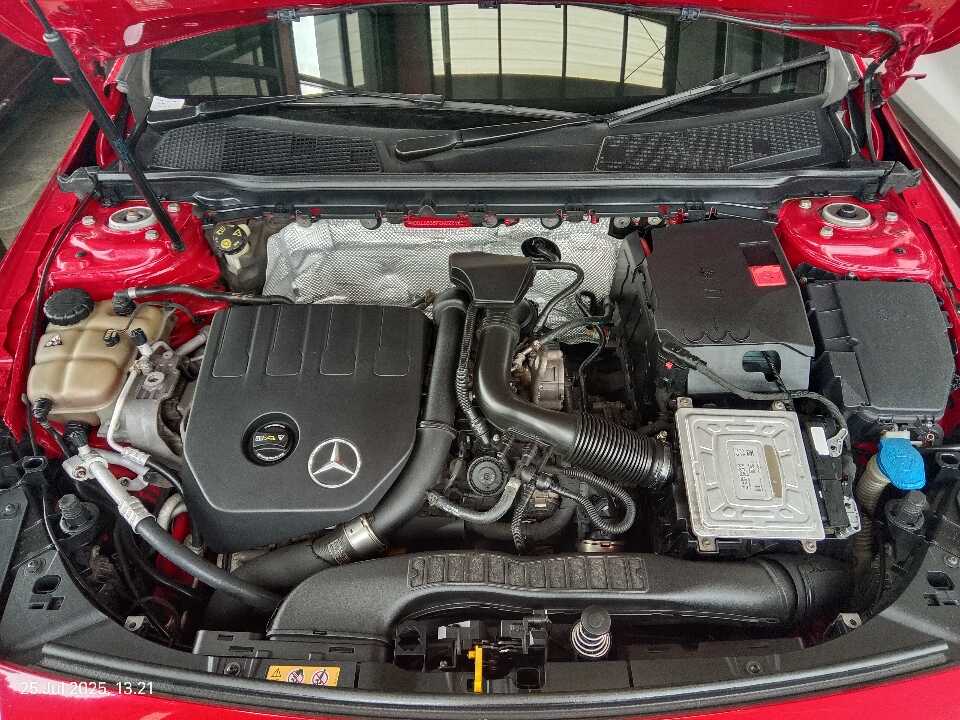 Foto Mobil Bekas Mesin Mercedes-Benz CLA200 1.3 tahun 2019