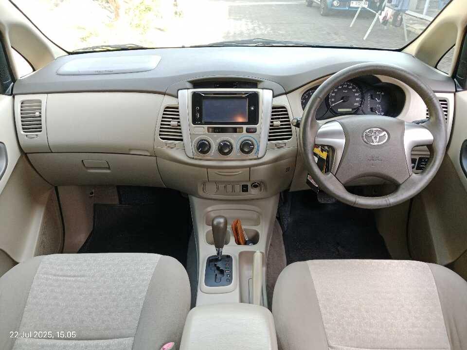 Foto Mobil Bekas Dashboard Toyota Innova 2.5 G tahun 2013