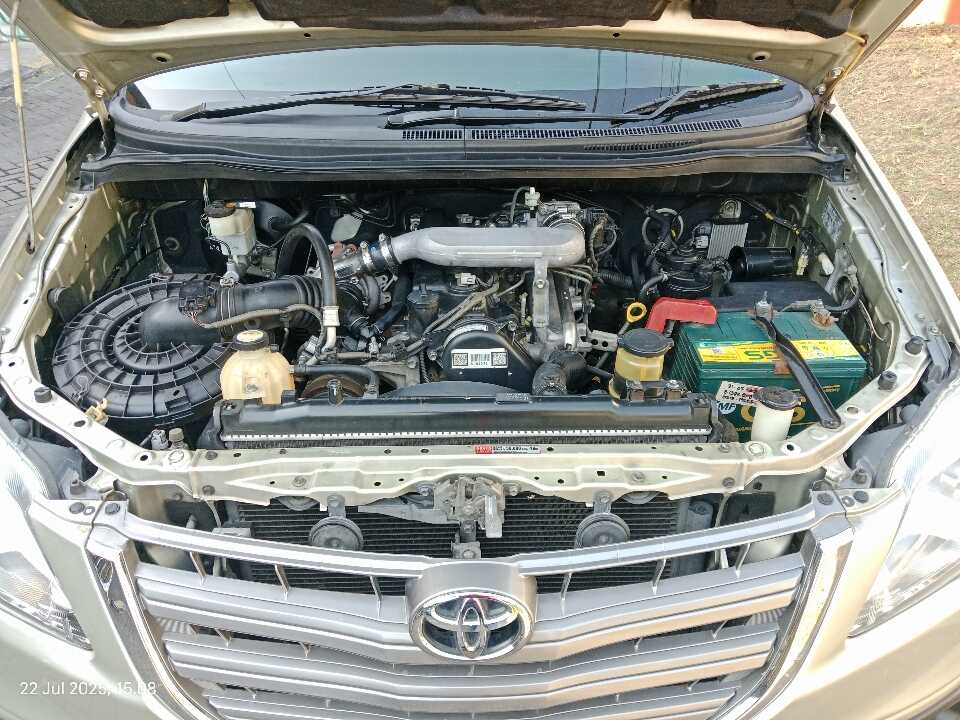 Foto Mobil Bekas Mesin Toyota Innova 2.5 G tahun 2013