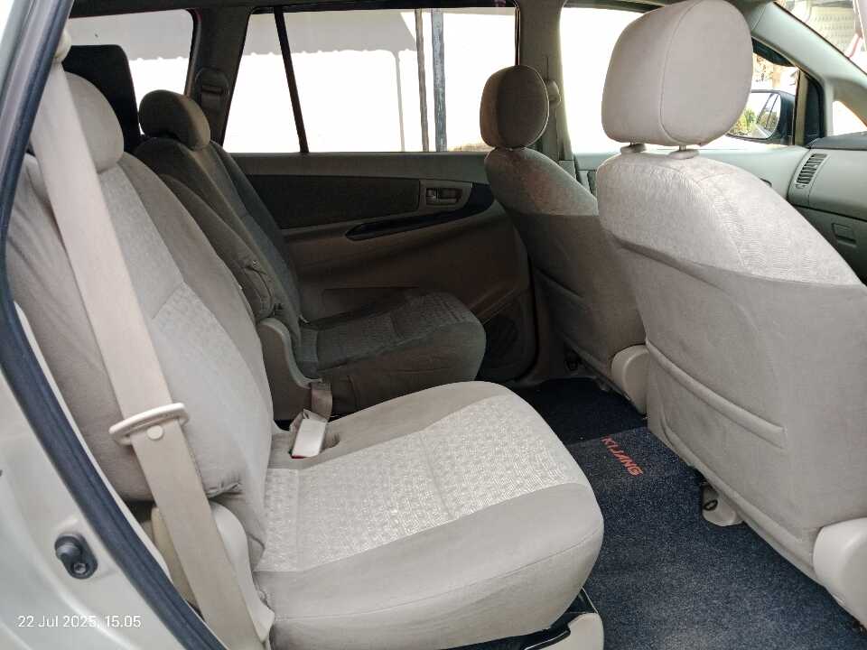 Foto Mobil Bekas Kabin Belakang Toyota Innova 2.5 G tahun 2013