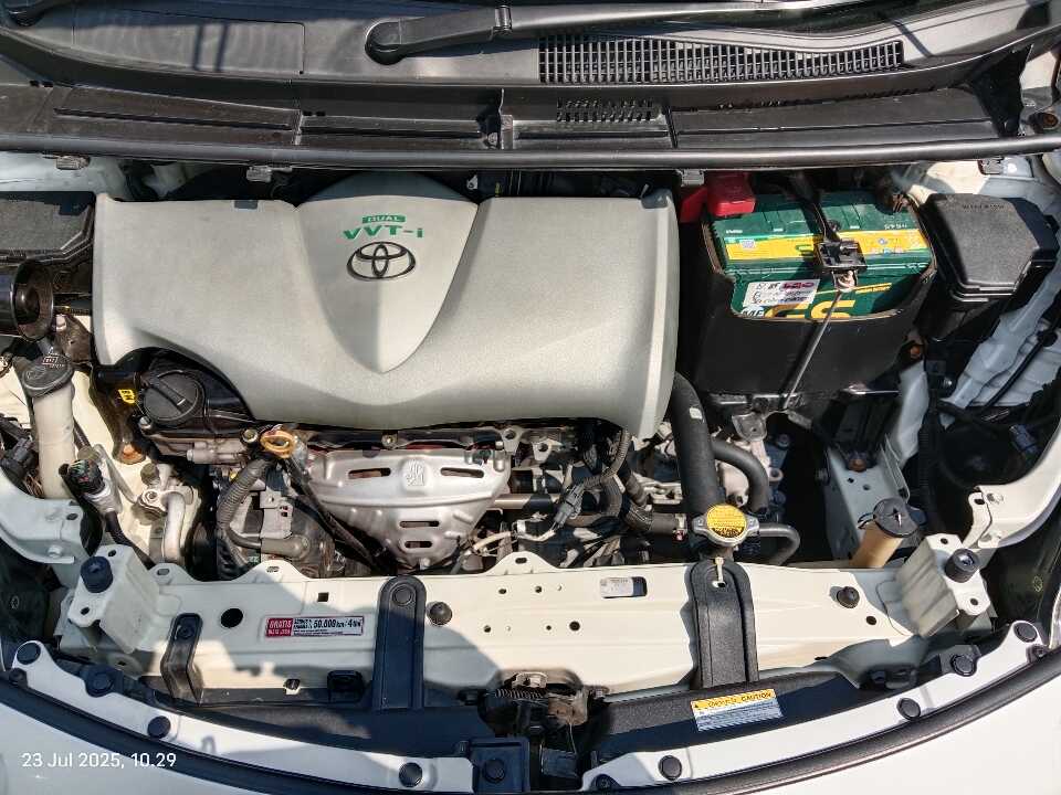 Foto Mobil Bekas Mesin Toyota Sienta 1.5 V tahun 2016