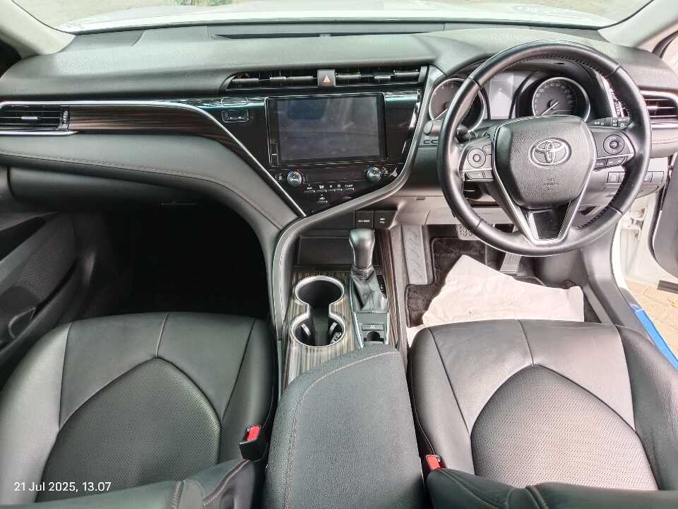 Foto Mobil Bekas Dashboard Toyota Camry 2.5 V tahun 2019