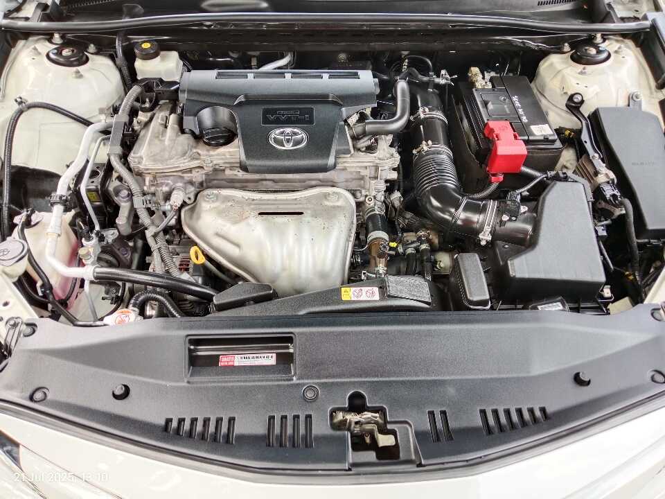 Foto Mobil Bekas Mesin Toyota Camry 2.5 V tahun 2019
