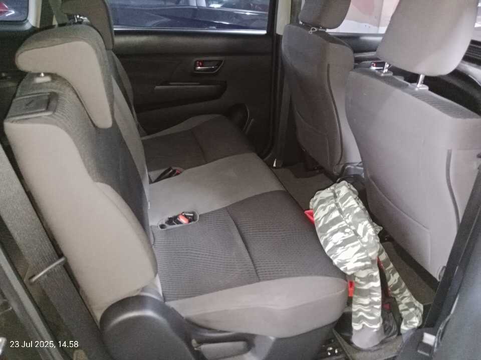 Foto Mobil Bekas Kabin Belakang Suzuki Ertiga 1.5 GX Hybrid tahun 2022