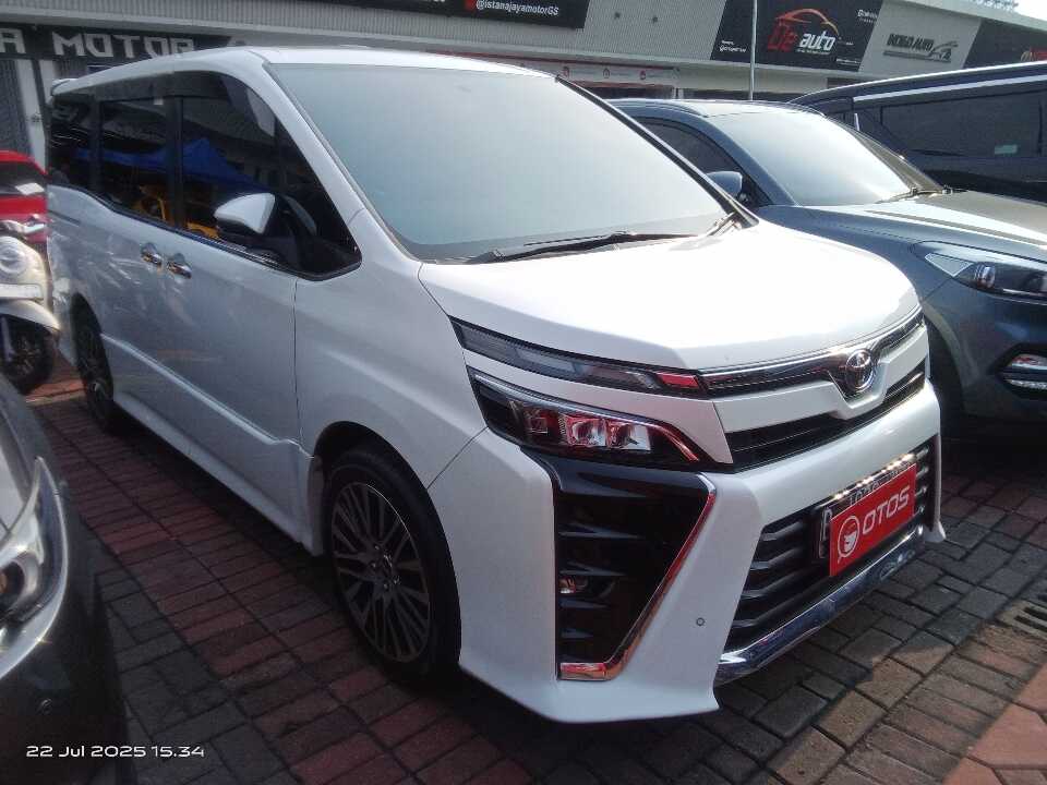 2018 Toyota Voxy 2.0 - Foto 1 dari 6