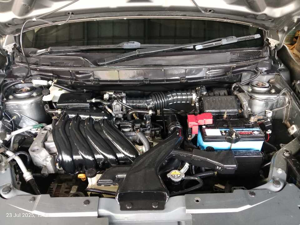 Foto Mobil Bekas Mesin Nissan Grand Livina 1.5 SV tahun 2017
