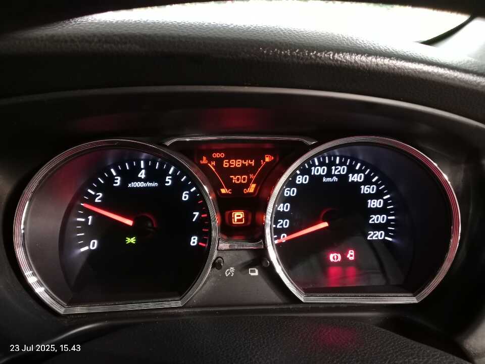 Foto Mobil Bekas Odometer Nissan Grand Livina 1.5 SV tahun 2017