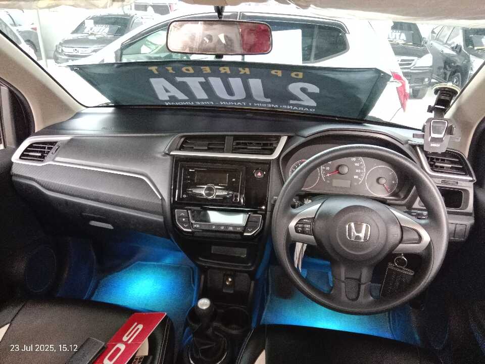Foto Mobil Bekas Dashboard Honda Brio 1.2 Satya E tahun 2022
