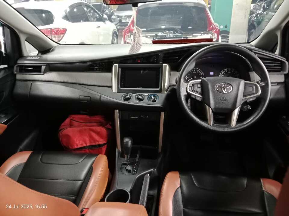 Foto Mobil Bekas Dashboard Toyota Innova 2.0 G tahun 2018