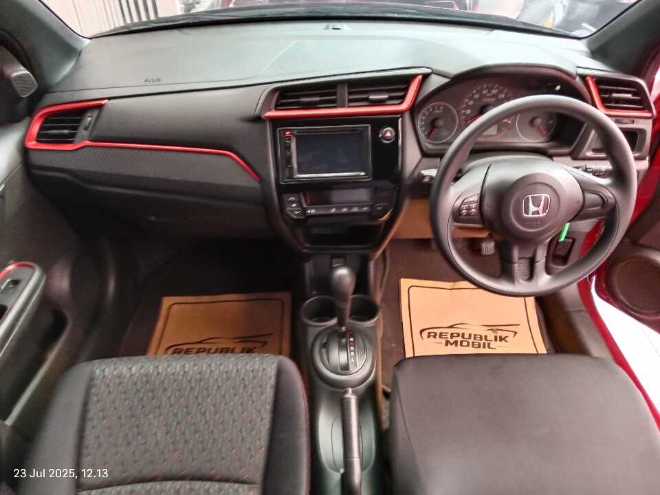 Foto Mobil Bekas Dashboard Honda Brio 1.2 RS tahun 2020