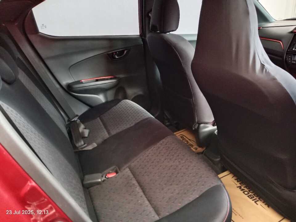 Foto Mobil Bekas Kabin Belakang Honda Brio 1.2 RS tahun 2020