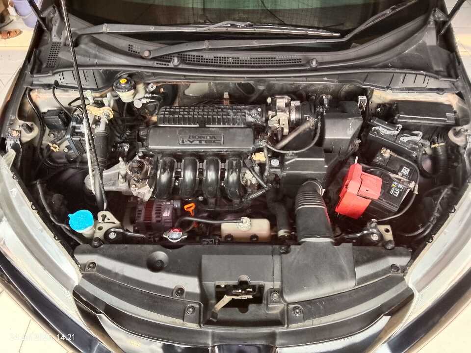 Foto Mobil Bekas Mesin Honda City 1.5 RS tahun 2016