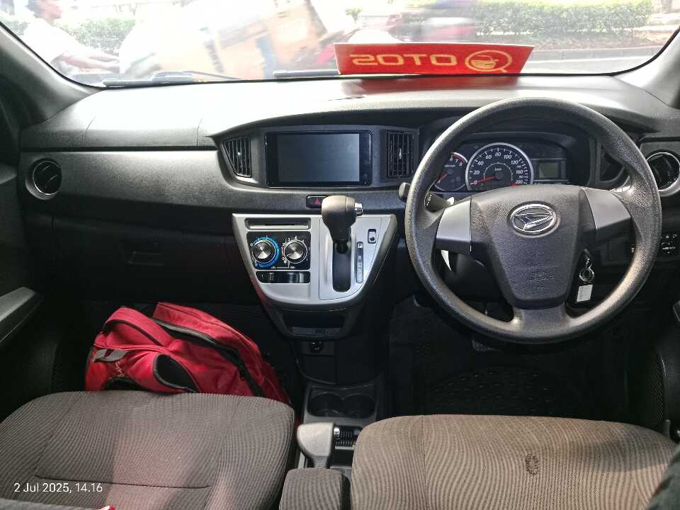 Foto Mobil Bekas Dashboard Daihatsu Sigra 1.2 R tahun 2023