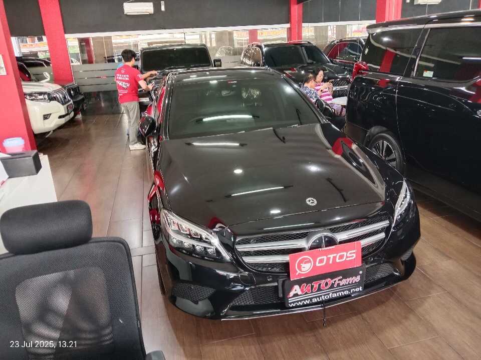 2019 Mercedes-Benz C200 1.5 - Foto 1 dari 6