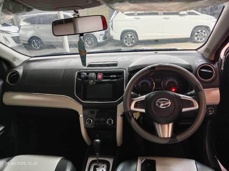 Foto Mobil Bekas Dashboard Daihatsu Terios 1.5 R tahun 2019