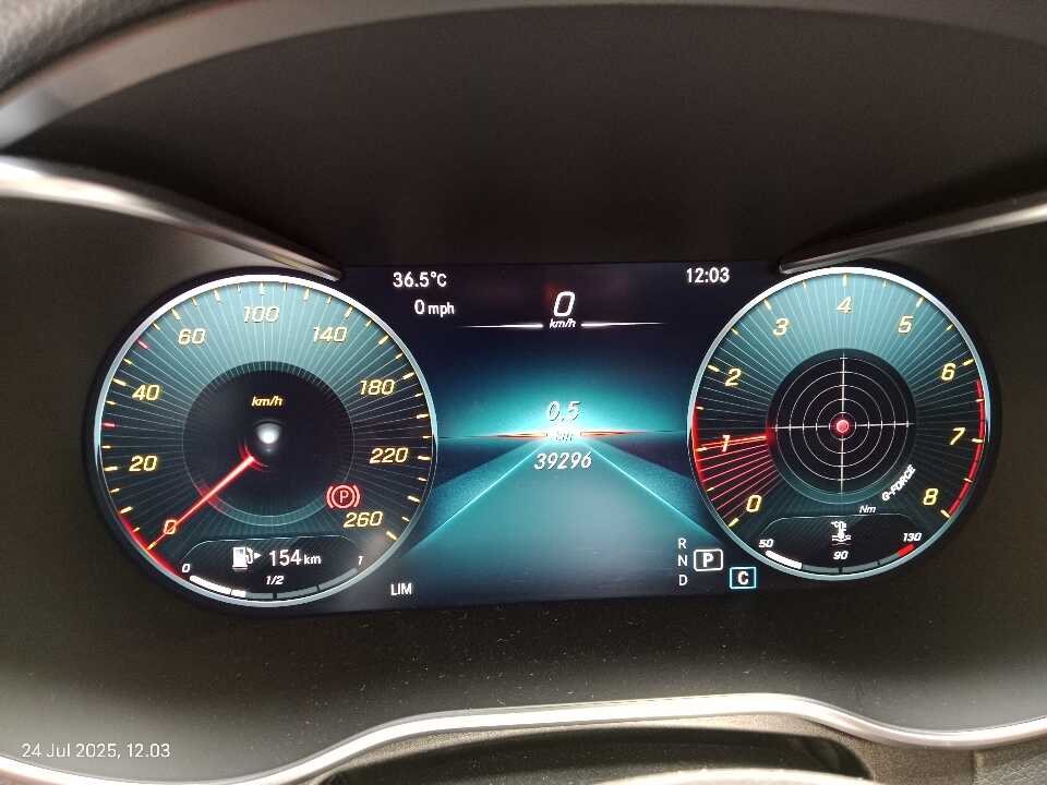 Foto Mobil Bekas Odometer Mercedes-Benz C200 2.0 tahun 2021