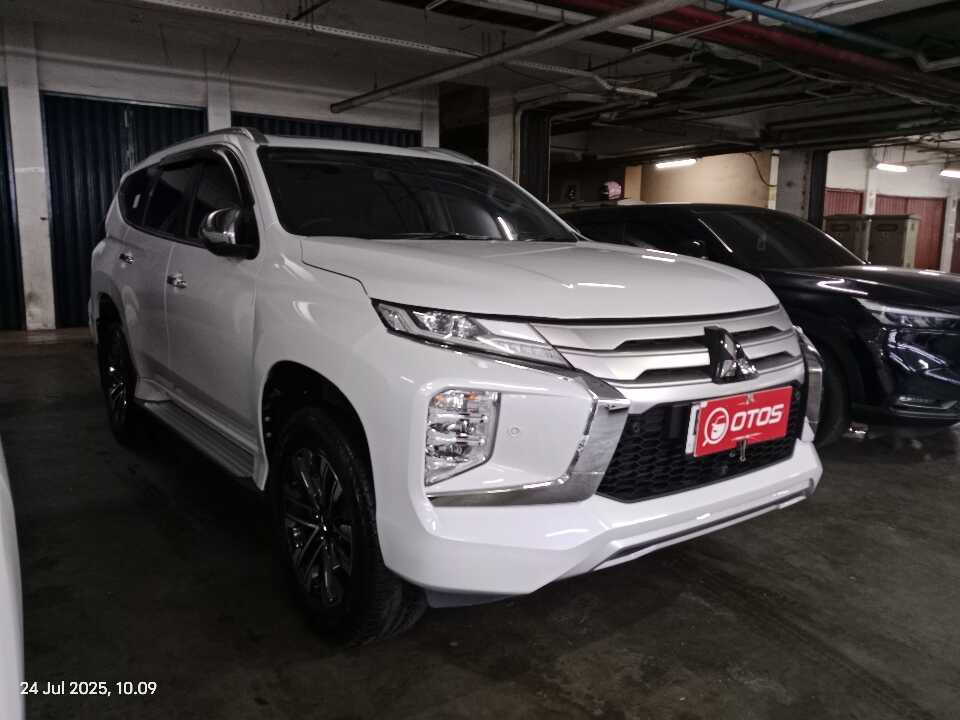 2024 Mitsubishi Pajero Sport 2.4 Dakar Ultimate - Foto 1 dari 6