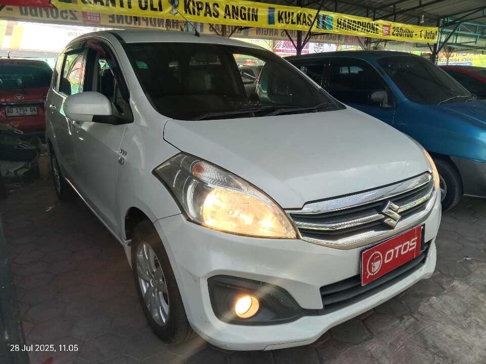 2015 Suzuki Ertiga 1.4 GL - Foto 1 dari 6