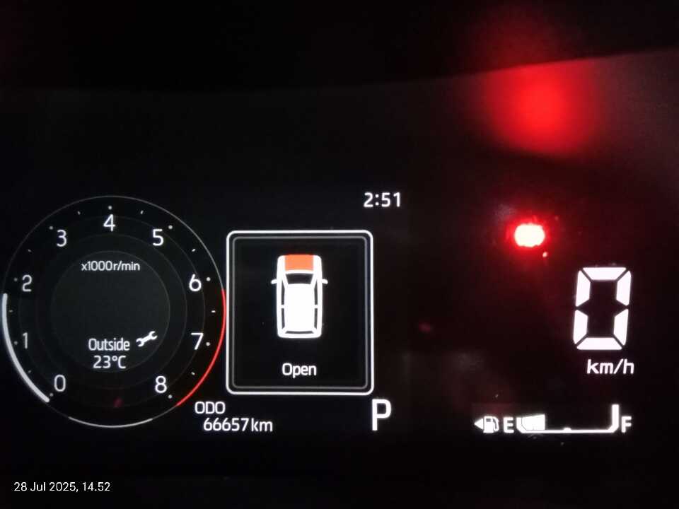 Foto Mobil Bekas Odometer Toyota Raize 1.0 GR Sport tahun 2022