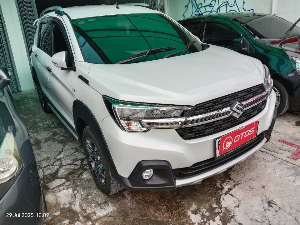2023 Suzuki XL7 1.5 - Foto 1 dari 6