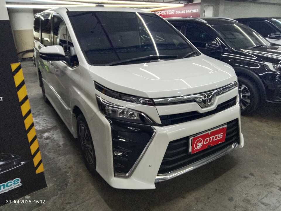 2019 Toyota Voxy 2.0 - Foto 1 dari 6
