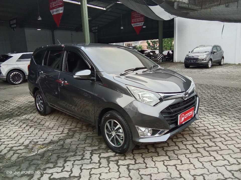 2018 Daihatsu Sigra 1.2 R - Foto 1 dari 9