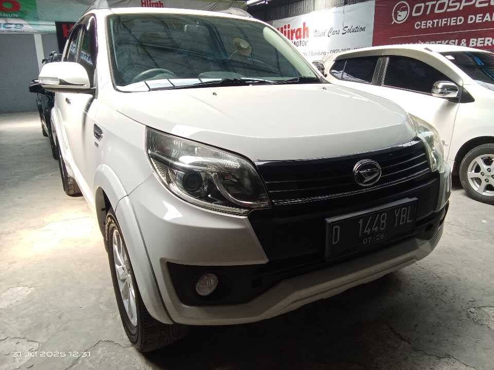 2017 Daihatsu Terios 1.5 R - Foto 1 dari 6