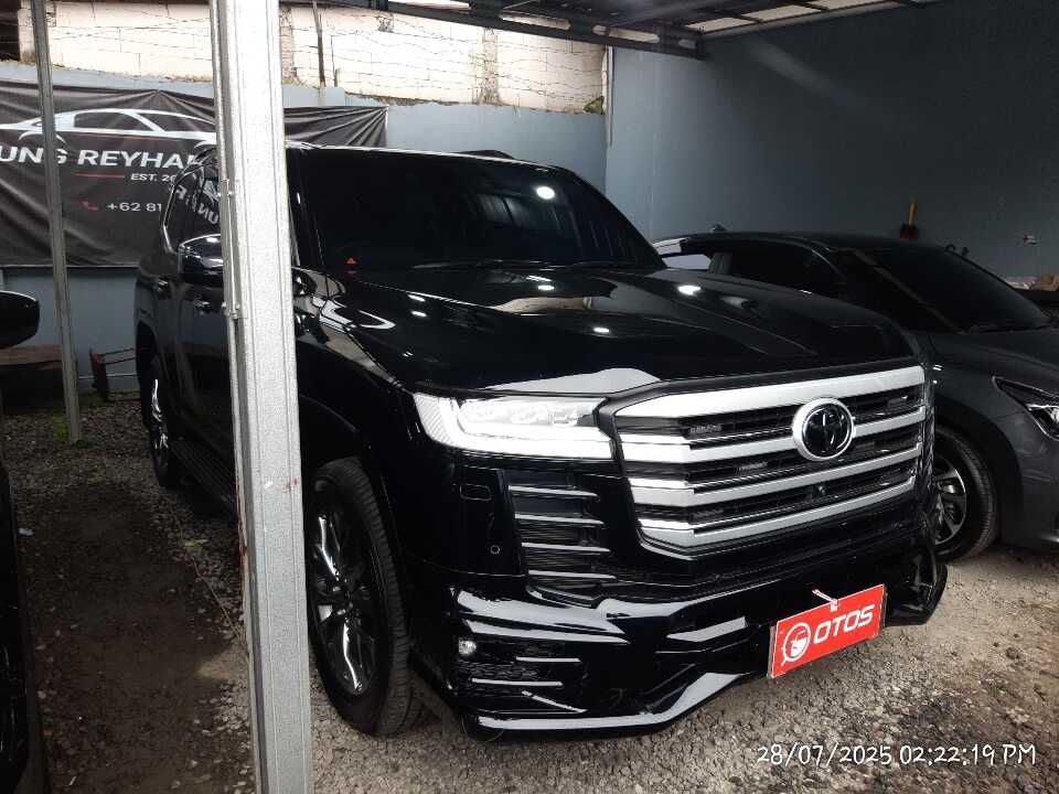 2024 Toyota Land Cruiser 3.3 300 VX-R - Foto 1 dari 6