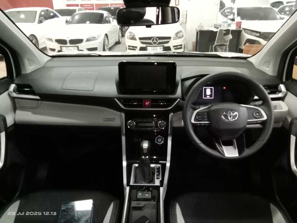 Foto Mobil Bekas Dashboard Toyota Veloz 1.5 Q tahun 2023