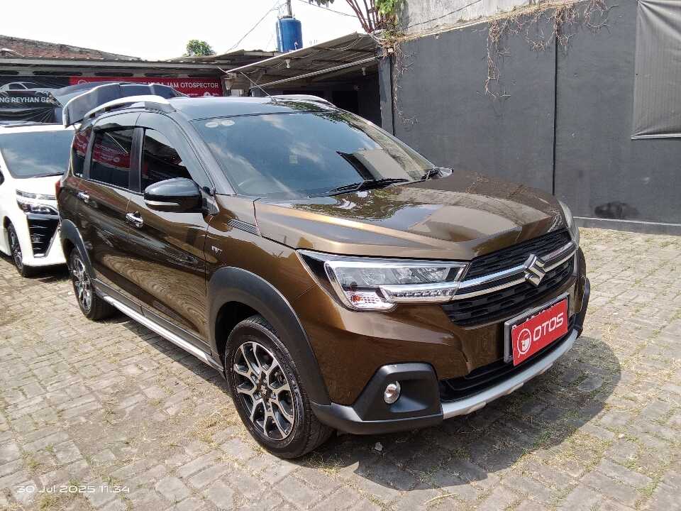 2020 Suzuki XL7 1.5 - Foto 1 dari 6