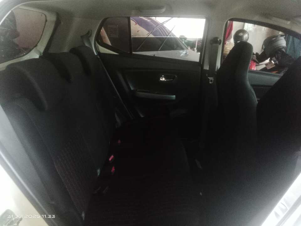 Foto Mobil Bekas Kabin Belakang Toyota Agya 1.2 G tahun 2020