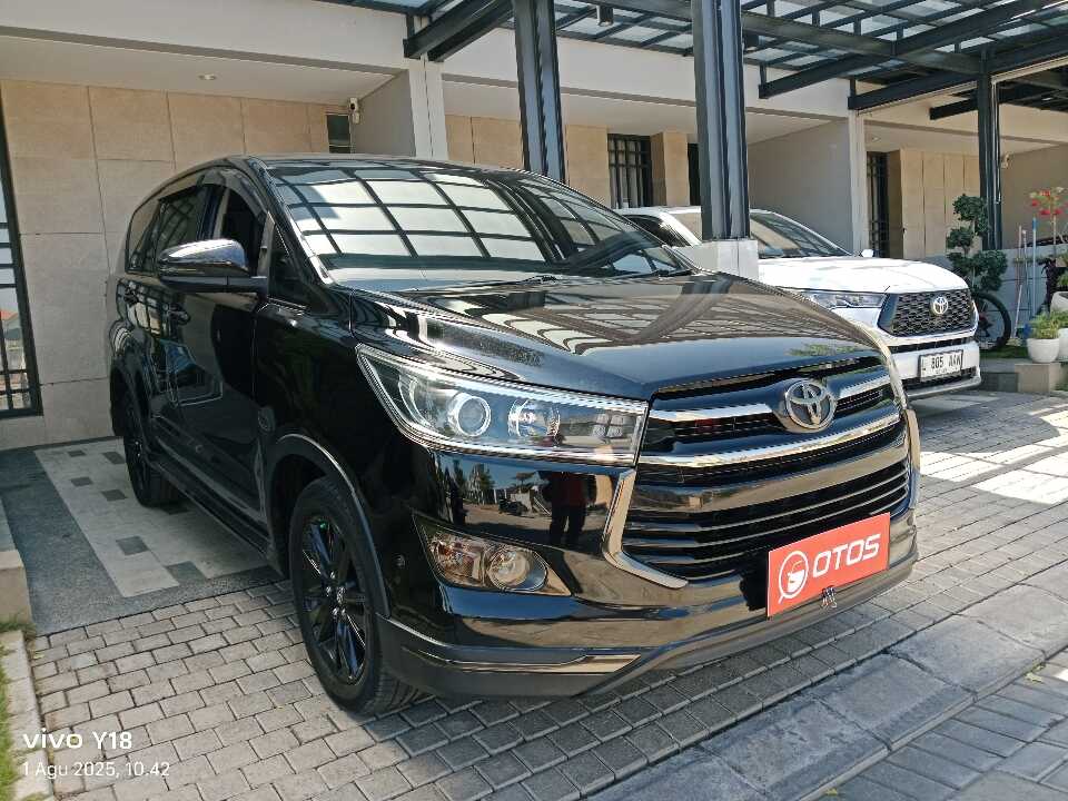 2017 Toyota Kijang Innova 2.4 - Foto 1 dari 6