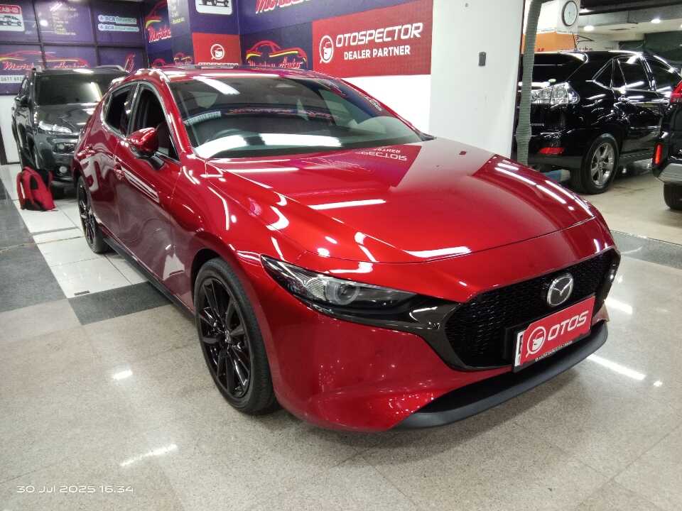 2023 Mazda 3 2.0 - Foto 1 dari 6
