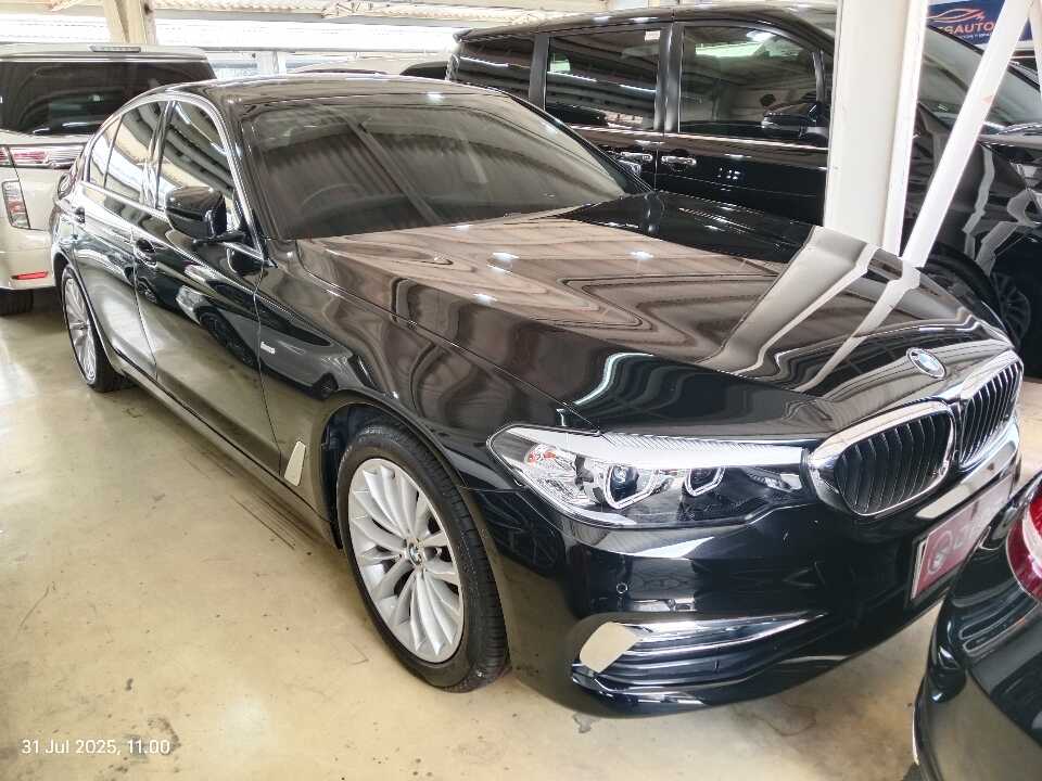 2018 BMW 530i 2.0 Luxury - Foto 1 dari 6