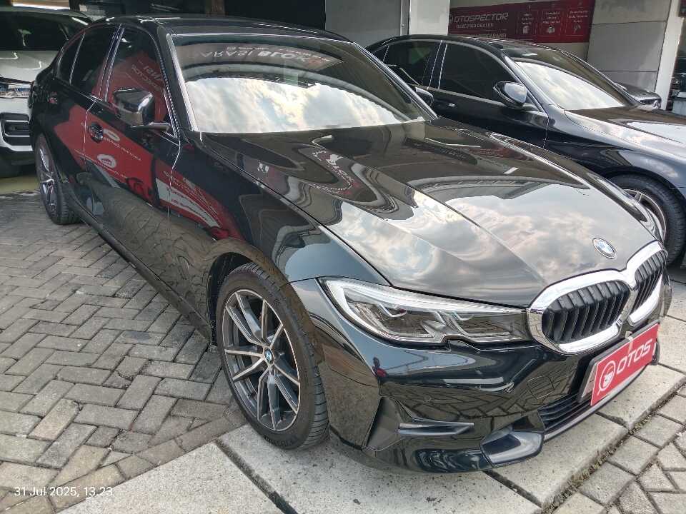 2020 BMW 320i 2.0 - Foto 1 dari 6