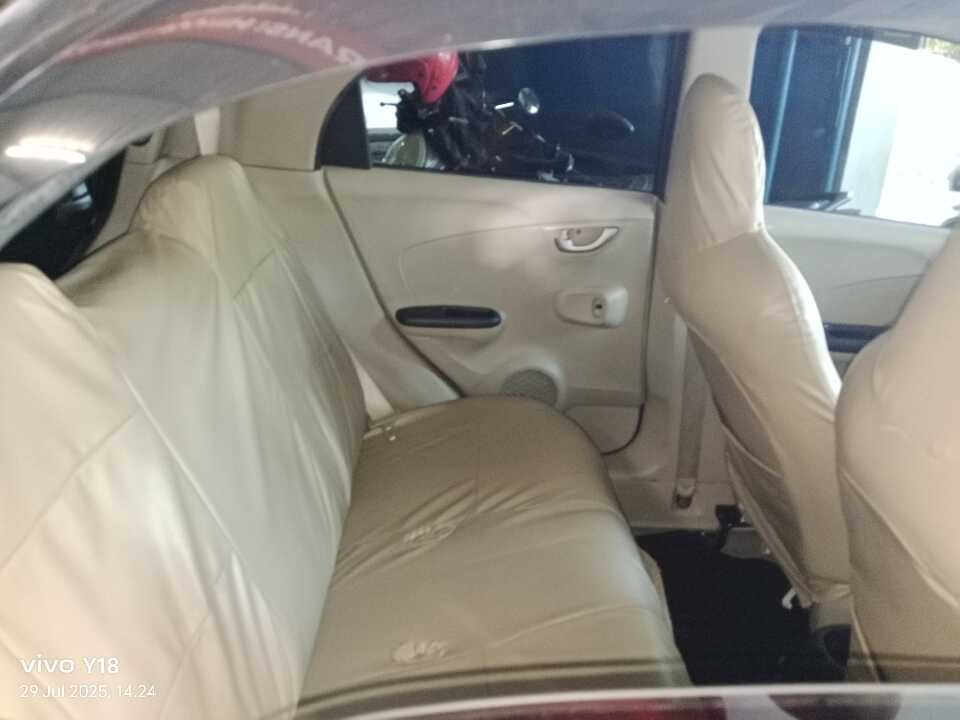 Foto Mobil Bekas Kabin Belakang Honda Brio 1.2 Satya E tahun 2017