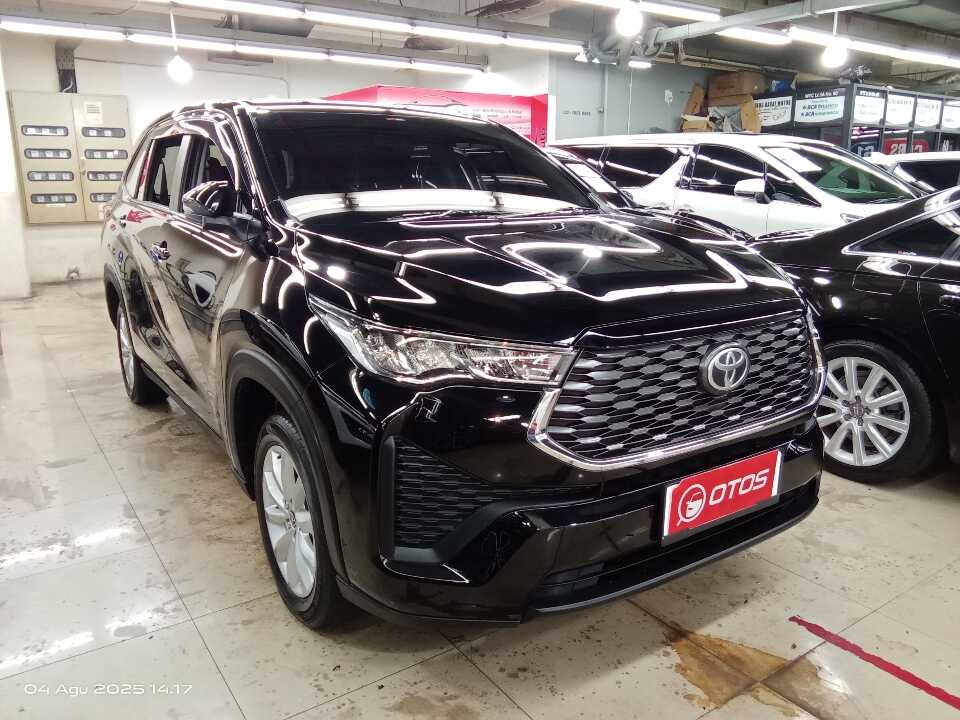 2023 Toyota Kijang Innova 2.0 Zenix V CVT - Foto 1 dari 6