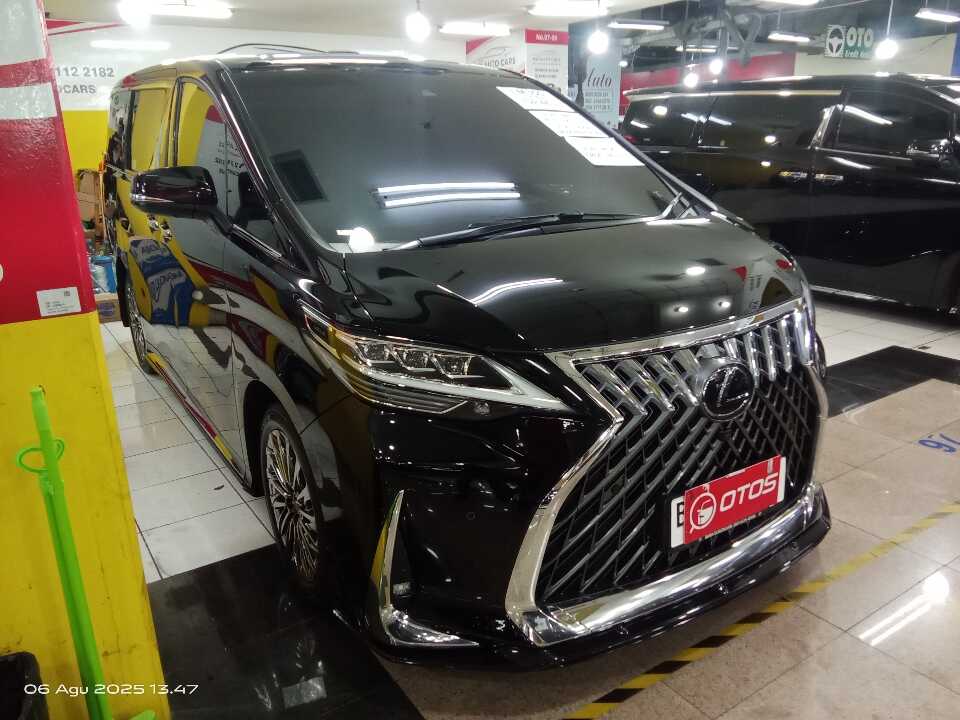 2020 Lexus LM 350 3.5 - Foto 1 dari 6