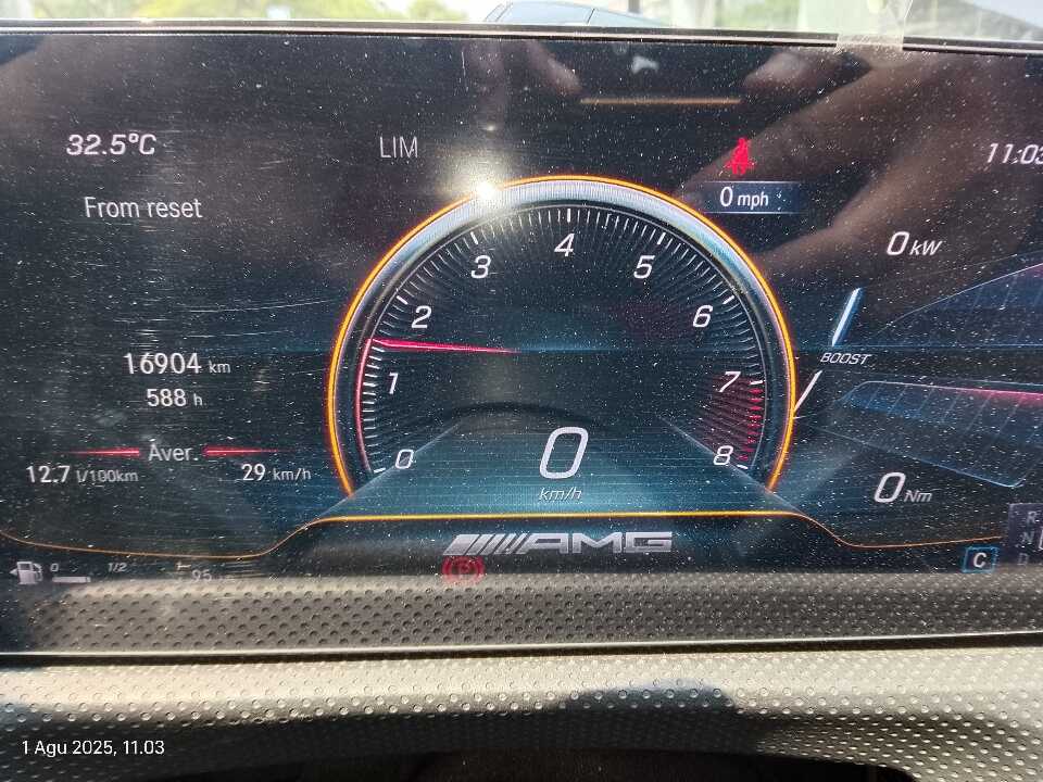 Foto Mobil Bekas Odometer Mercedes-Benz CLA45 2.0 AMG tahun 2022