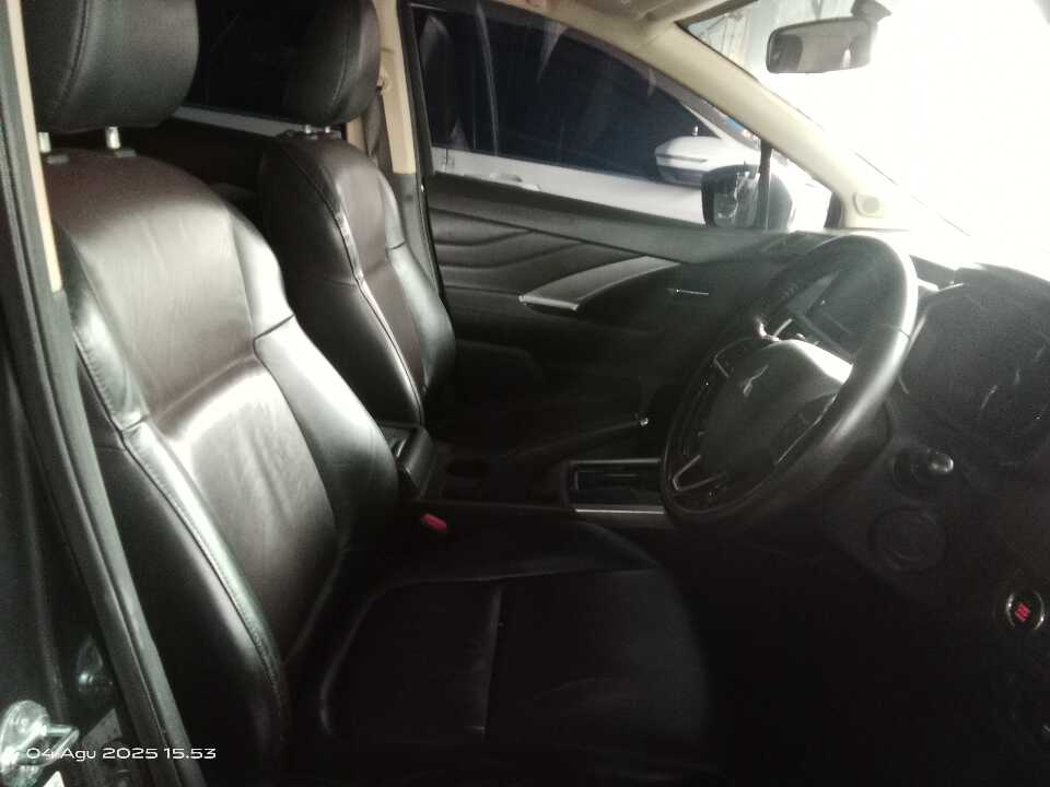 Foto Mobil Bekas Kabin Depan Mitsubishi Xpander 1.5 Cross Premium tahun 2019