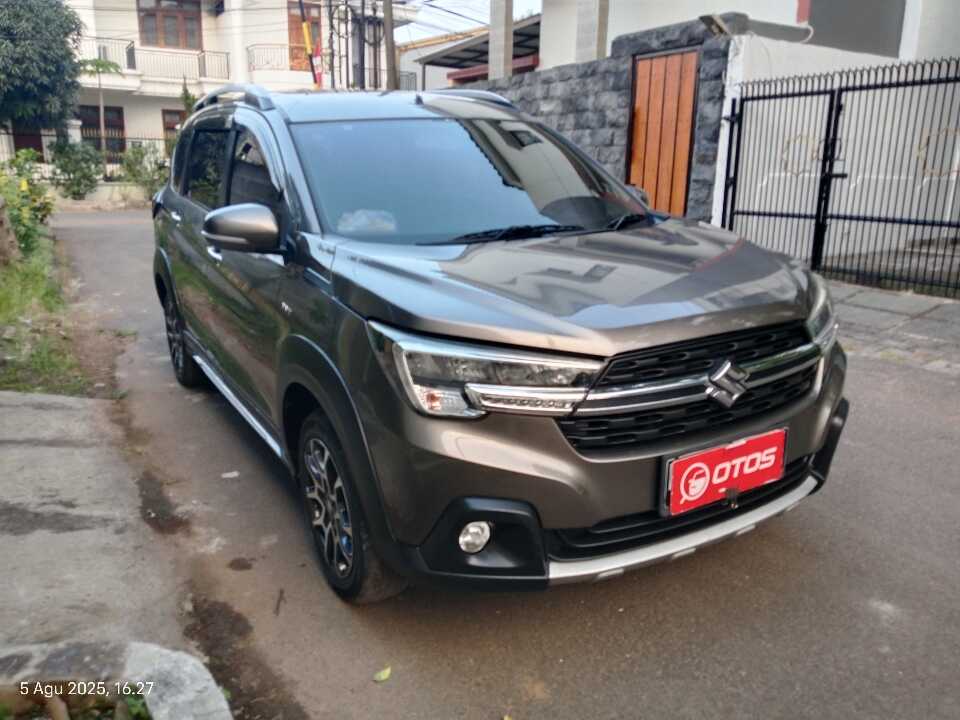 2020 Suzuki XL7 1.5 - Foto 1 dari 6