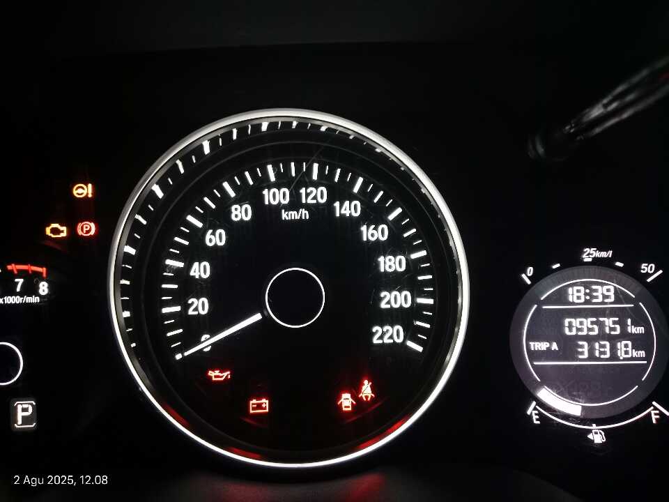 Foto Mobil Bekas Odometer Honda HR-V 1.5 S tahun 2016